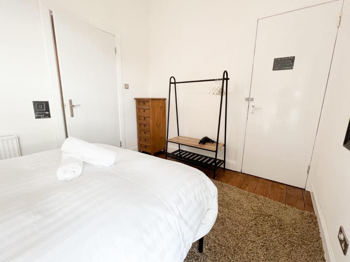 에든버러 Bohemian 1Br Flat In Abbeyhill 아파트 외부 사진