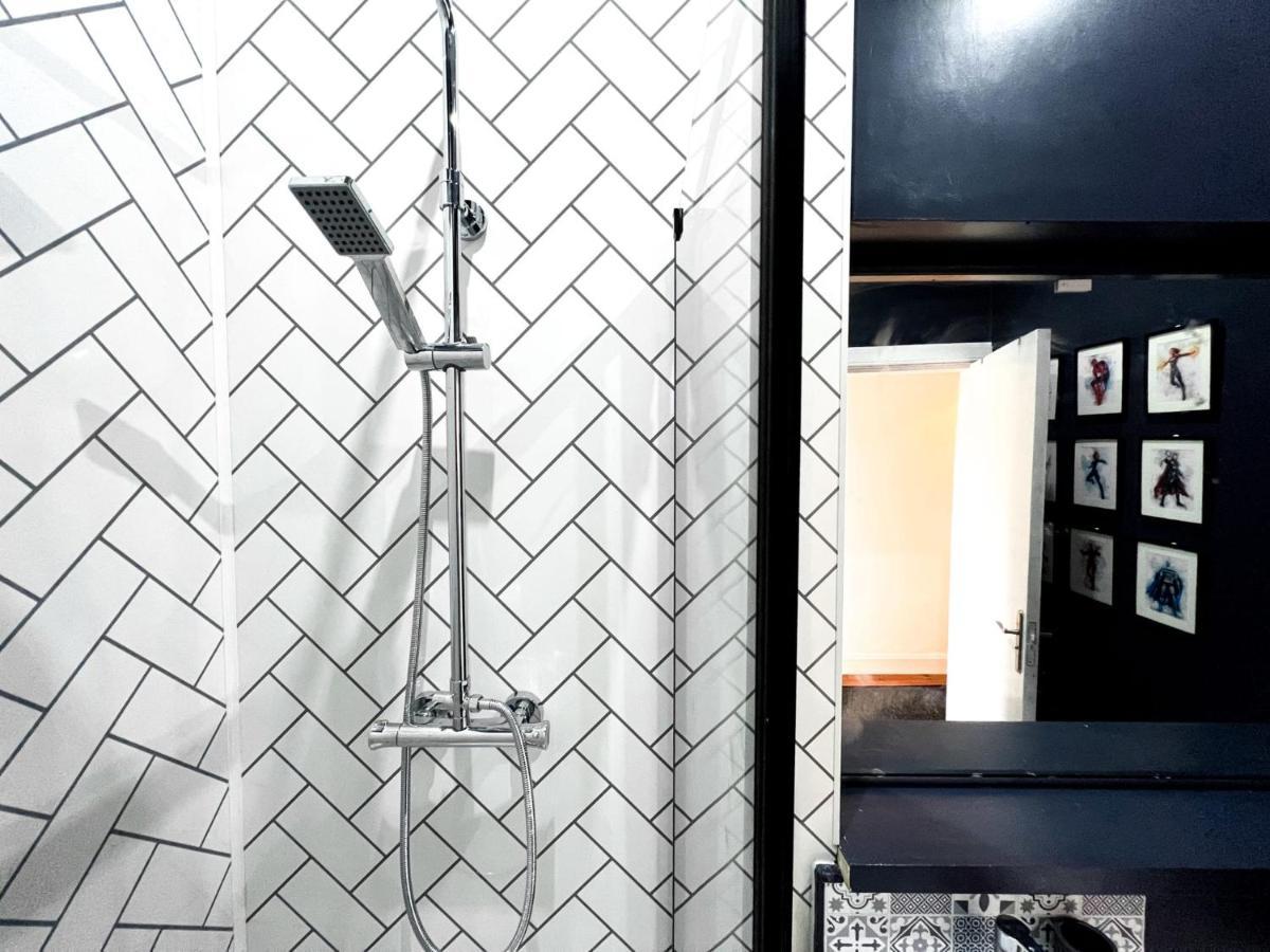 에든버러 Bohemian 1Br Flat In Abbeyhill 아파트 외부 사진