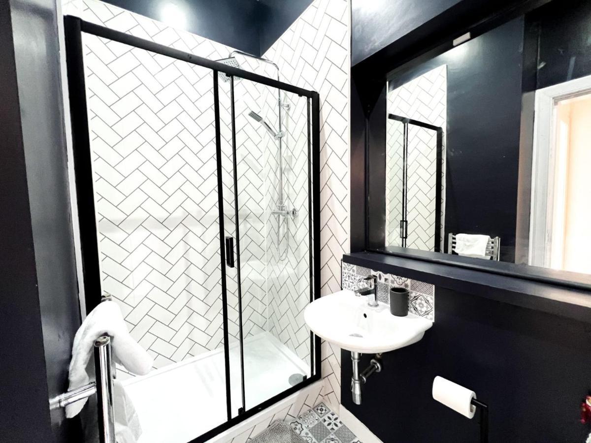 에든버러 Bohemian 1Br Flat In Abbeyhill 아파트 외부 사진